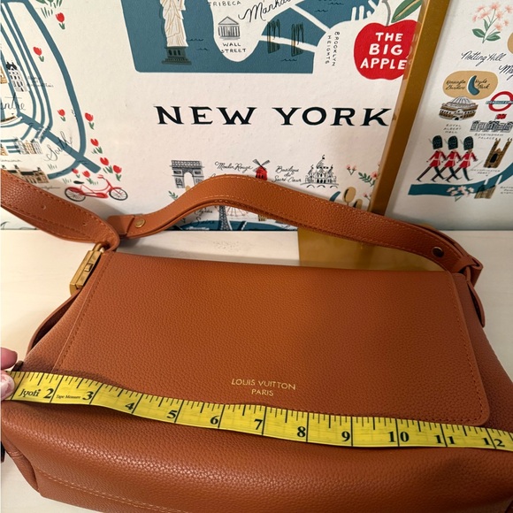 Tan Leather Shoulder Bag - Picture 10 of 13